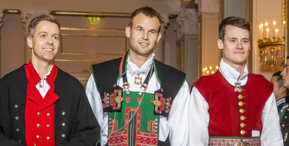 - Jeg dolket ikke Hareide i ryggen
